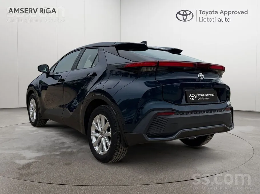 Toyota C-Hr 2025 photo 4