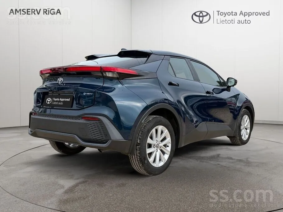 Toyota C-Hr 2025 photo 2