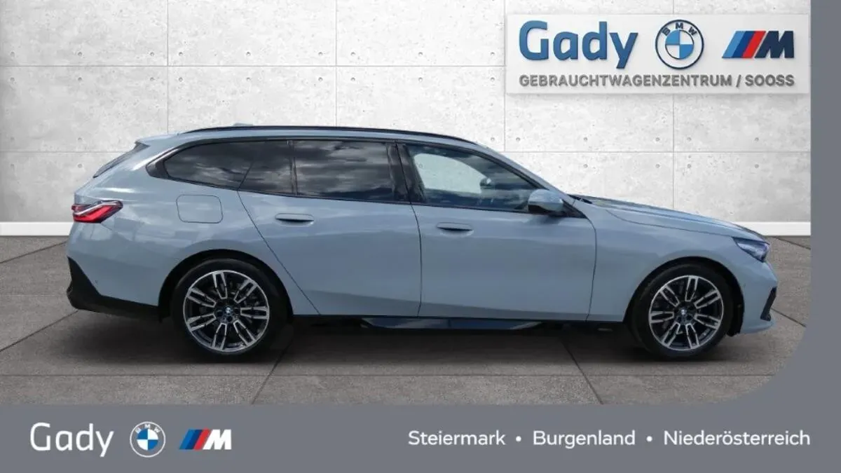 BMW 5 Series 2025 photo 2