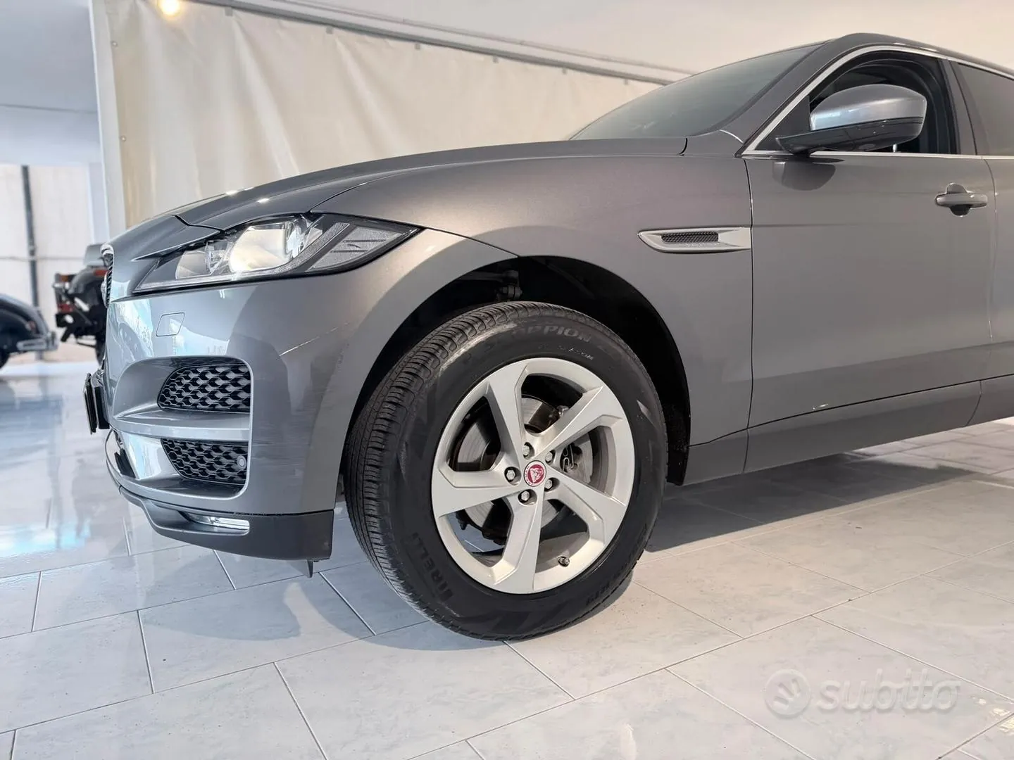 Jaguar F-Pace 2017 photo 5