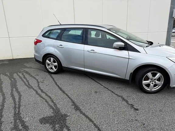 Ford Focus 2011 photo 3