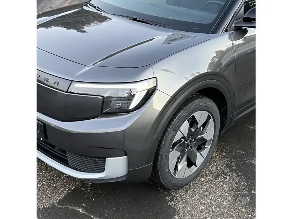Ford Explorer photo 3
