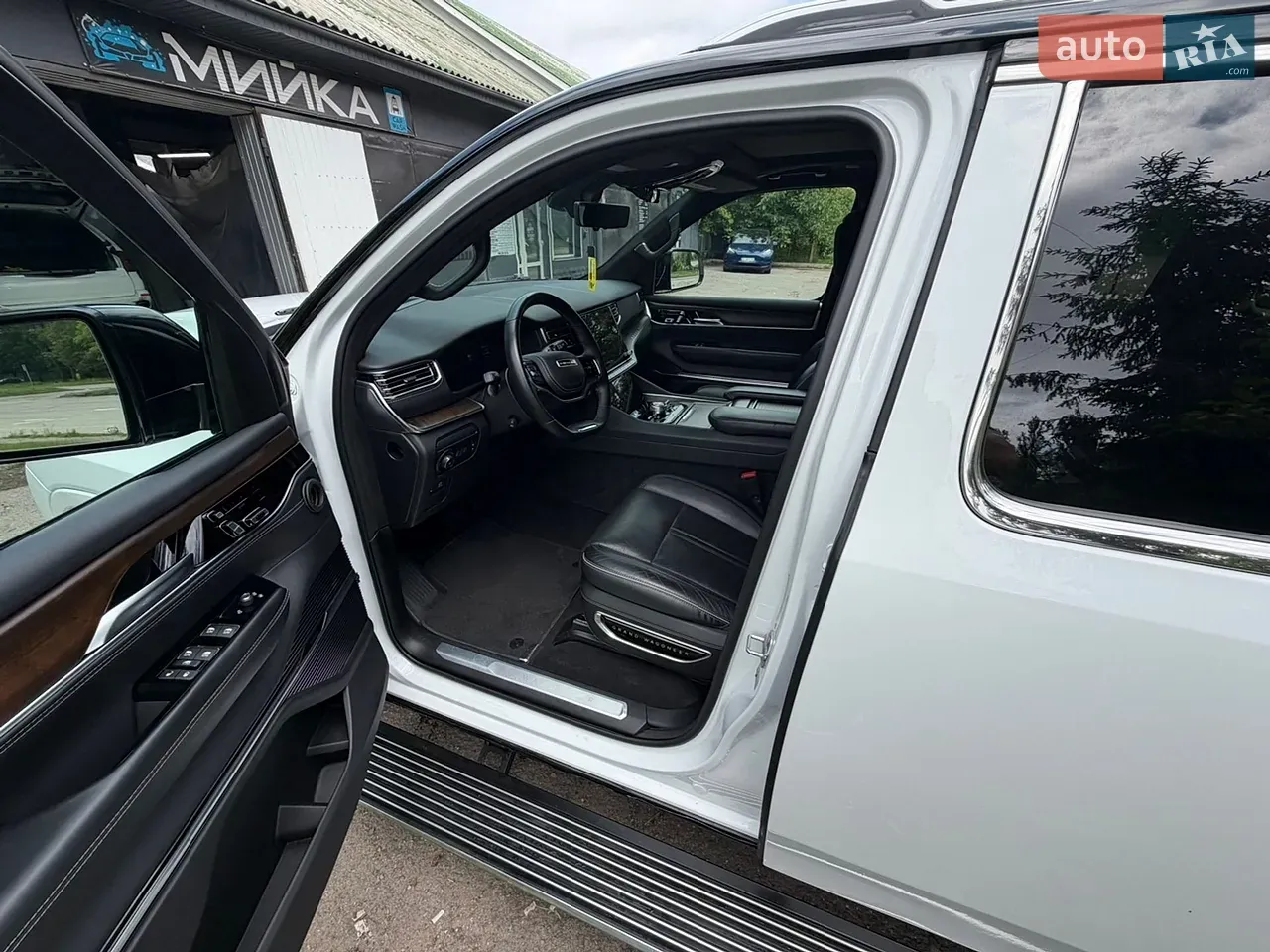 Jeep Grand Wagoneer 2023 photo 5