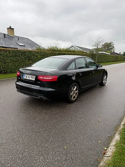 Audi A6 2010 photo 2