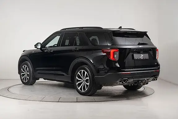 Ford Explorer 2023 photo 4