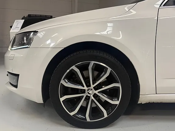 Skoda Octavia 2014 photo 3
