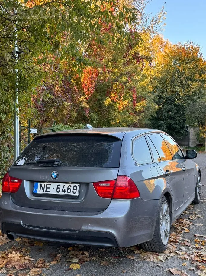 BMW 320 2010 photo 3