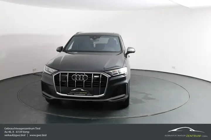 Audi Q7 2023 photo 2