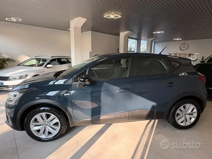 Renault Captur 2023 photo 3