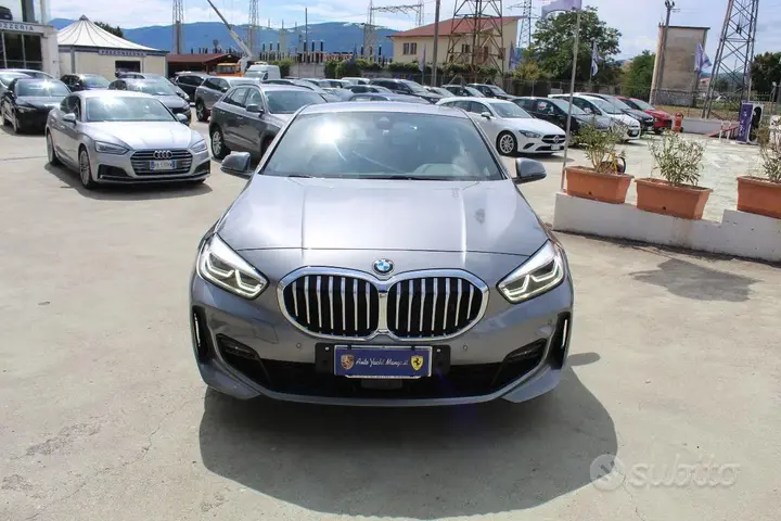 BMW 1 Series 2023 photo 2