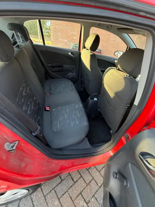 Vauxhall Corsa 2011 photo 4
