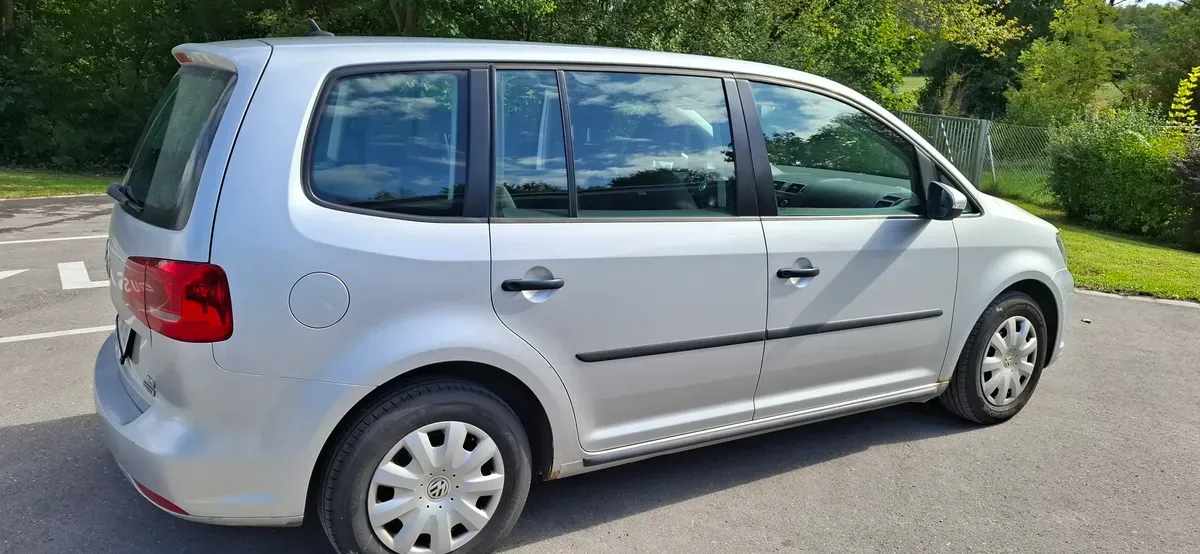 Volkswagen Touran 2013 photo 3