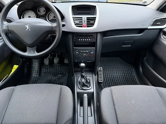 Peugeot 207 2009 photo 5