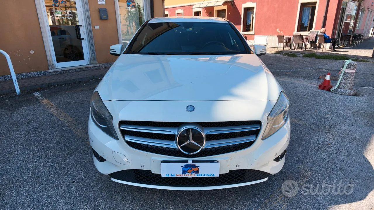Mercedes-Benz A 180 Sport 2013 photo 2