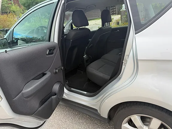 Mercedes-Benz A180 2012 photo 5