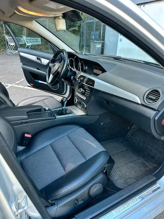 Mercedes-Benz C180