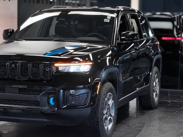 Jeep Grand Cherokee 2023 photo 3