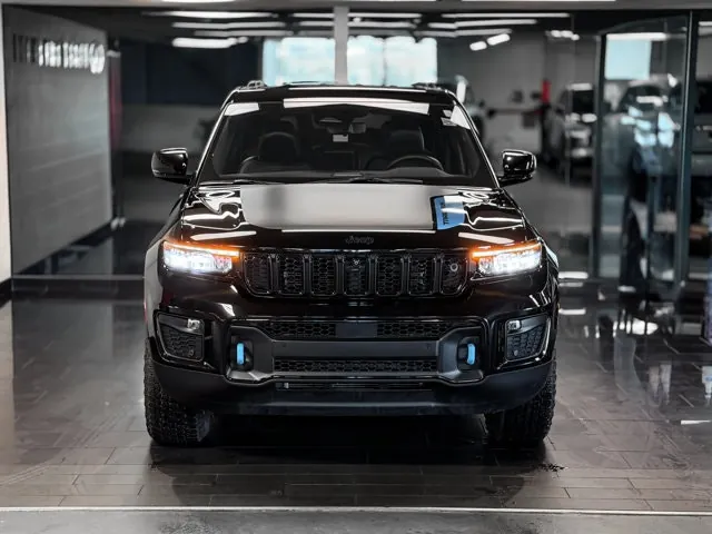 Jeep Grand Cherokee 2023 photo 4