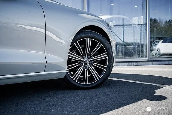 Volvo V60 2019 photo 3