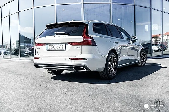 Volvo V60 2019 photo 2