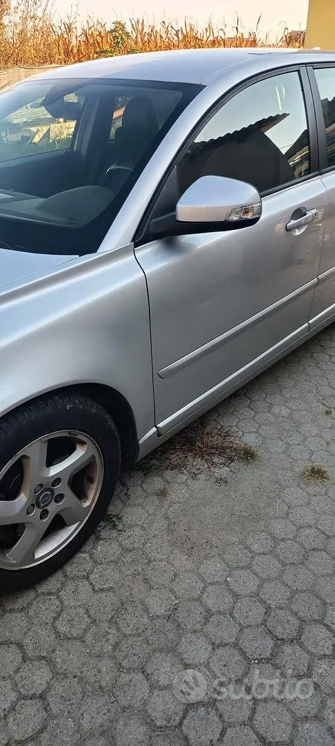 Volvo V50 2011 photo 2
