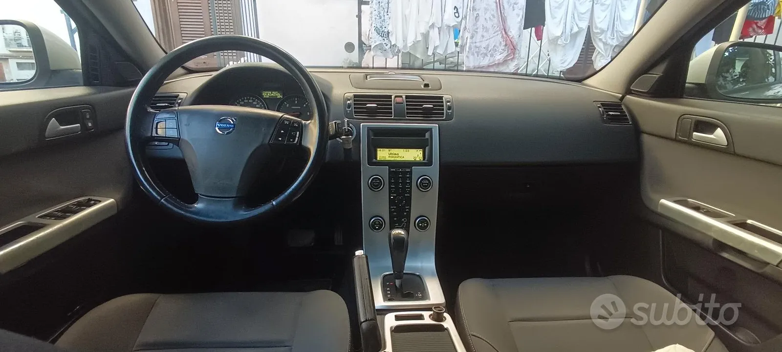 Volvo V50 2011 photo 4