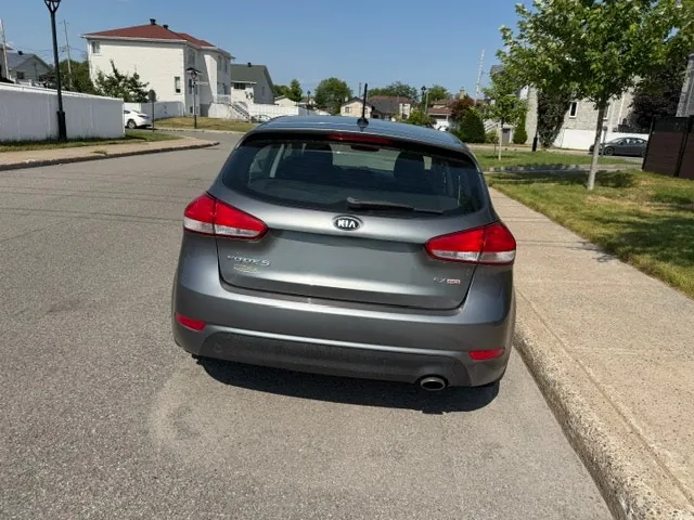 Kia Forte5 2016 photo 2