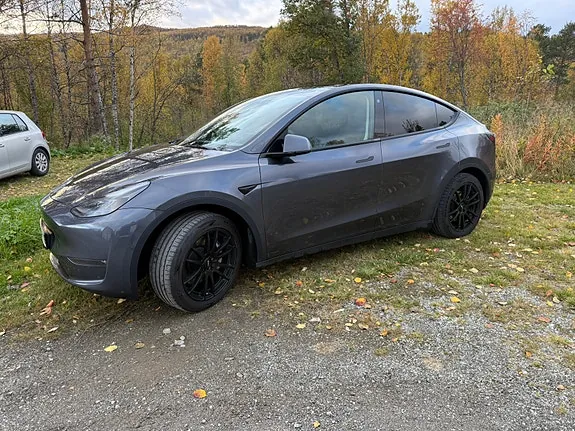 Tesla Model Y 2021 photo 2