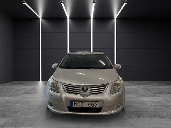 Toyota Avensis 2011 photo 2