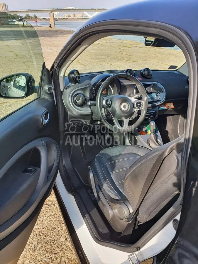 Smart Fortwo 2017 photo 5