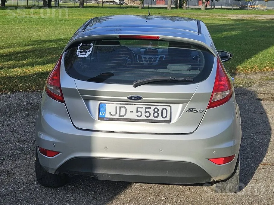 Ford Fiesta 2012 photo 2