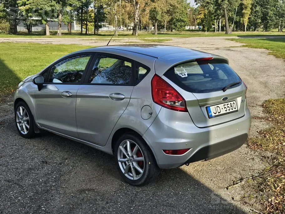 Ford Fiesta 2012 photo 5
