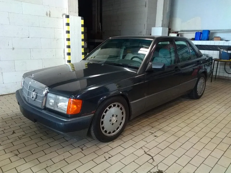 Mercedes-Benz 190D