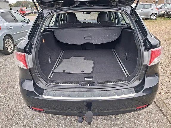 Toyota Avensis 2010 photo 3