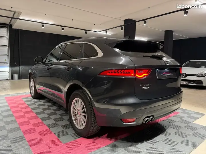 Jaguar F-Pace 2016 photo 3