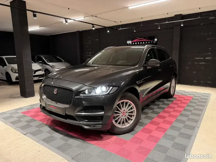 Jaguar F-Pace