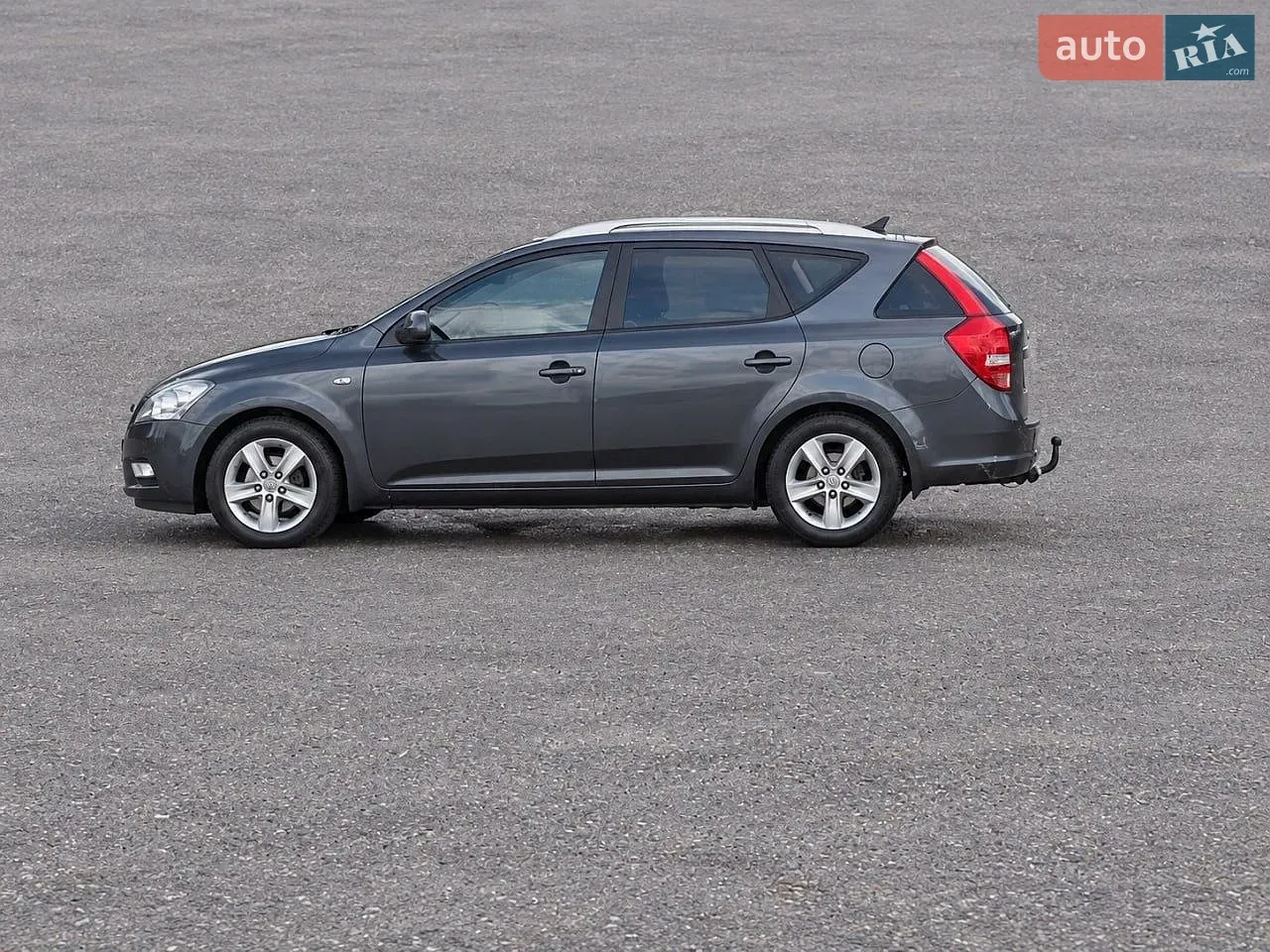 Kia Ceed 2012 photo 2