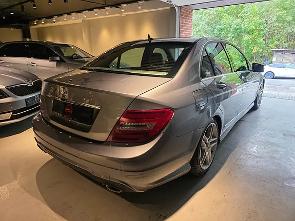 Mercedes-Benz E200C