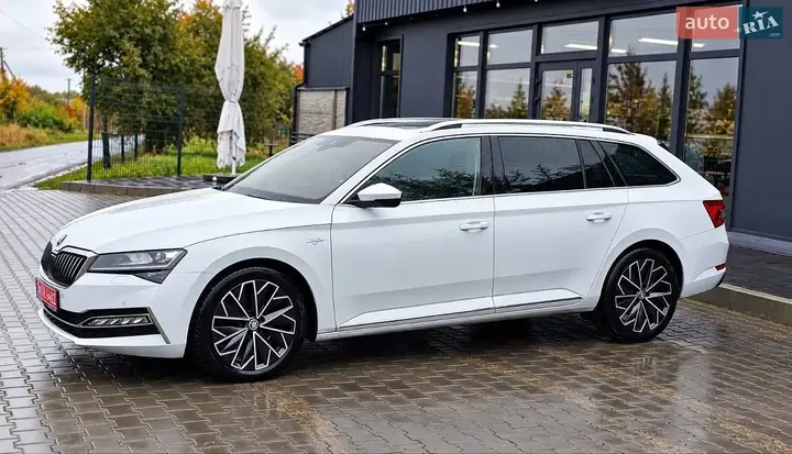 Skoda Superb 2021 photo 2