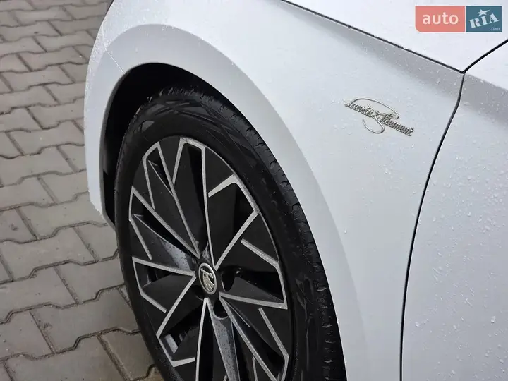 Skoda Superb 2021 photo 3