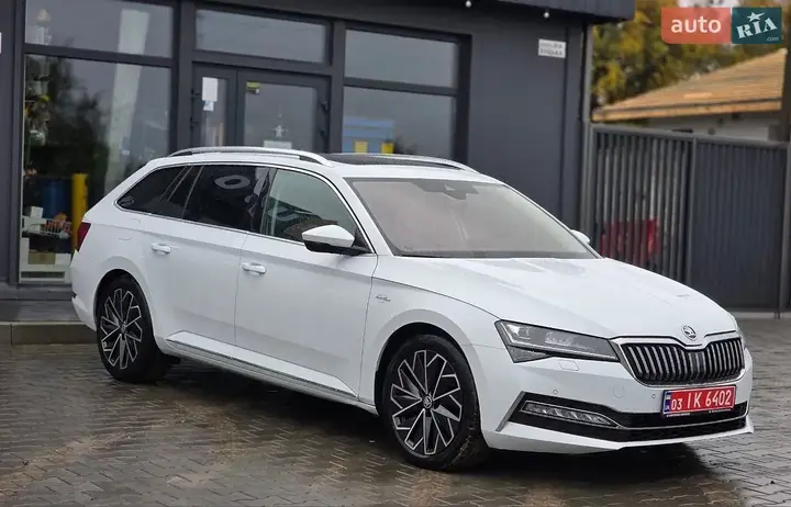 Skoda Superb 2021 photo 4