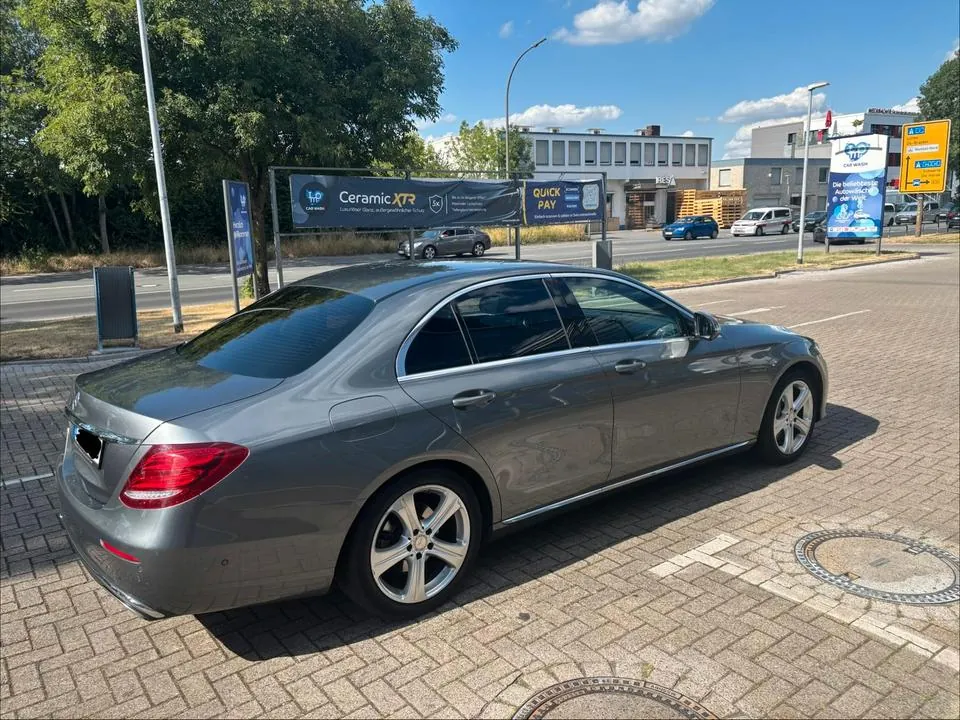 Mercedes-Benz E 200