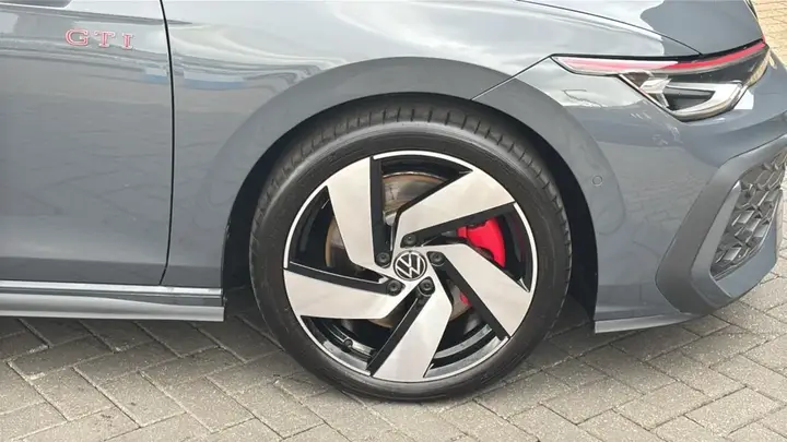 Volkswagen Golf 2026 photo 5