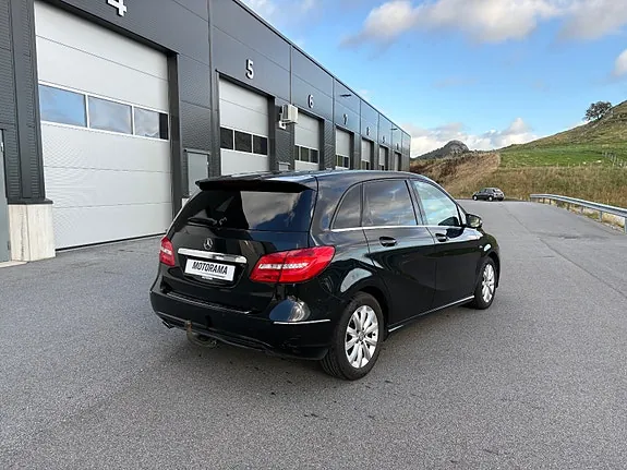 Mercedes-Benz B180 2012 photo 3
