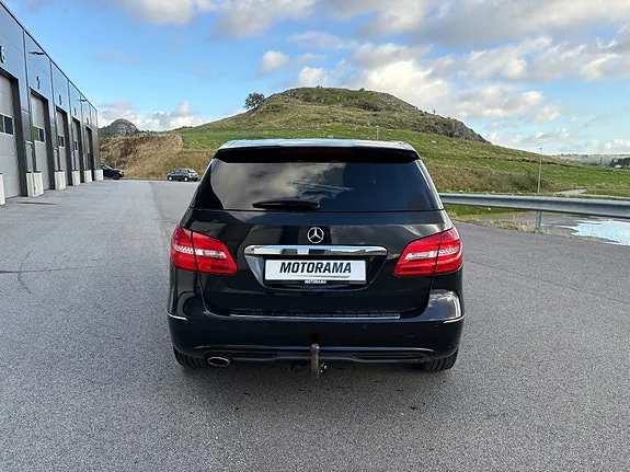 Mercedes-Benz B180 2012 photo 4