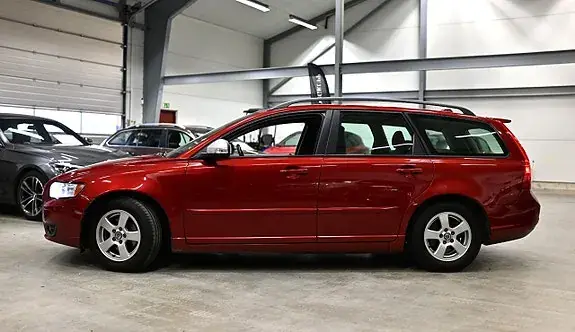 Volvo V50 2011 photo 2