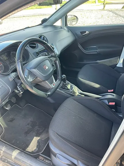 Seat Ibiza 2012 photo 3