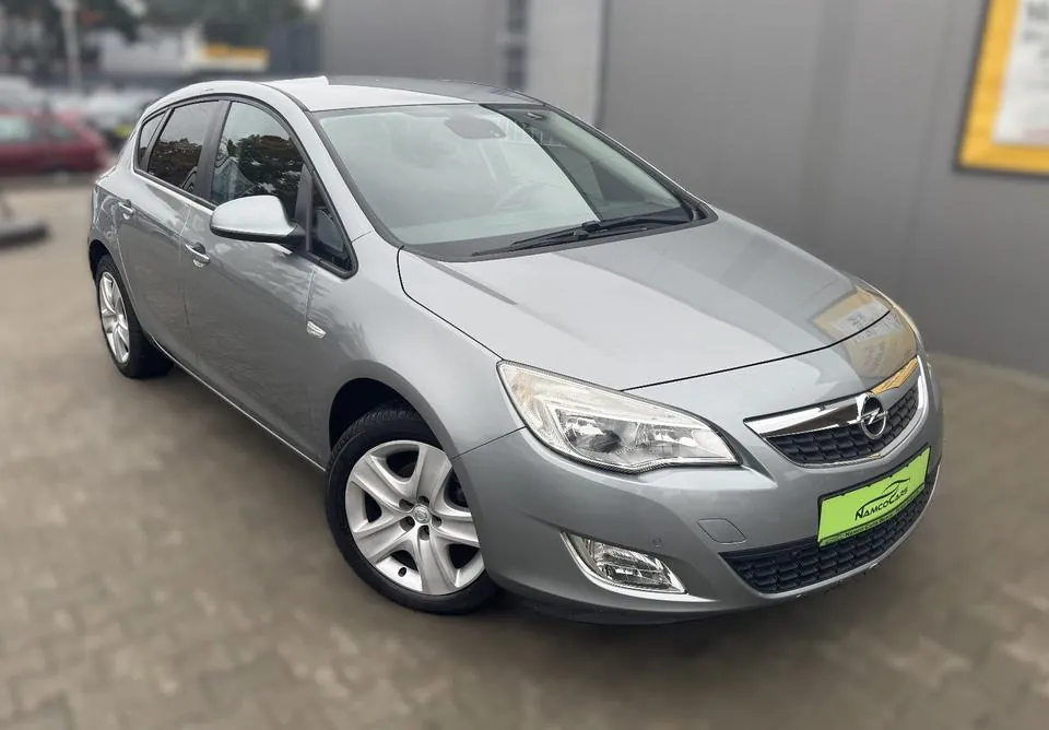 Opel Astra J