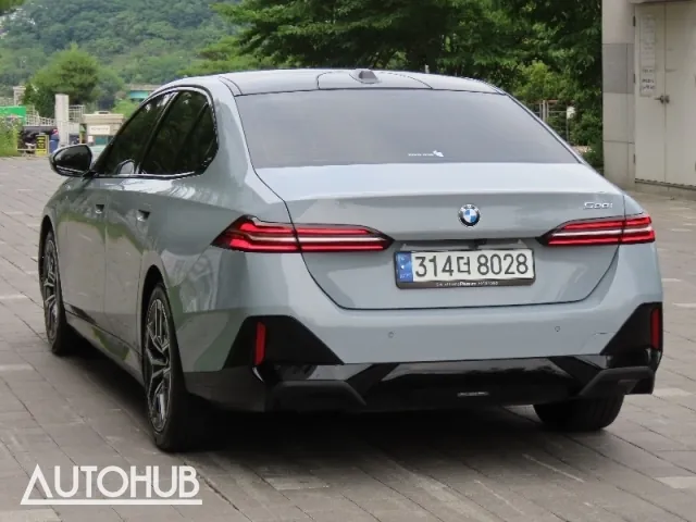 BMW 5 Series 2024 photo 4