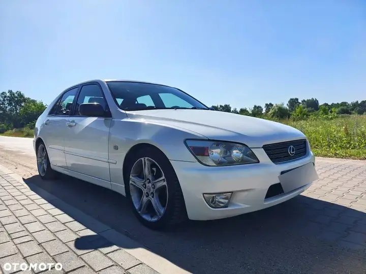 Lexus Is 2001 photo 3